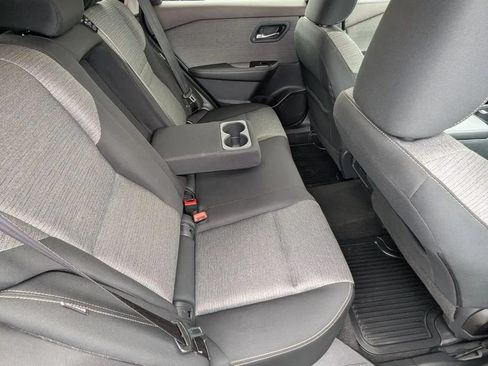 Certified 2021 Nissan Rogue SV FWD image 14