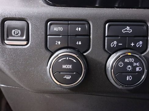 Used 2024 Chevrolet Silverado 1500 LT Trail Boss w/ Protection Package image 10