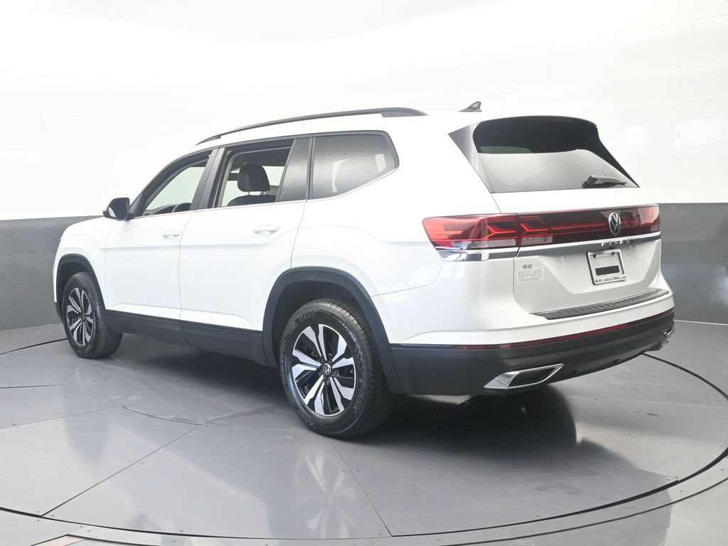 Used 2026 Volkswagen Atlas SE FWD image 4