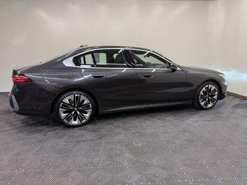 Used 2024 BMW 540i xDrive AWD/4WD image 16