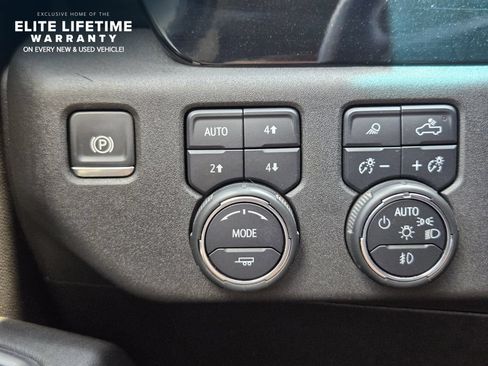 Used 2024 Chevrolet Silverado 2500 LTZ w/ LTZ Convenience Package AWD/4WD image 19
