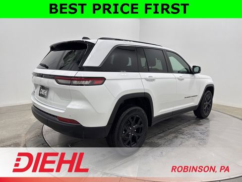 New 2026 Jeep Grand Cherokee Altitude image 7