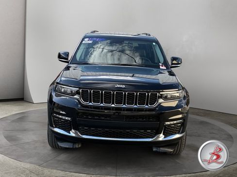 Used 2023 Jeep Grand Cherokee L Limited AWD/4WD image 2