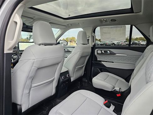 New 2026 Ford Explorer Platinum w/ LUX Leather Package image 11