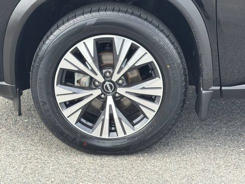 Used 2023 Nissan Rogue SV FWD image 11