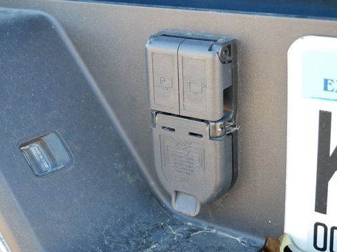 Used 2022 Chevrolet Silverado 1500 LTZ w/ LTZ Premium Package image 23