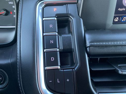 Used 2022 Chevrolet Suburban LS image 22