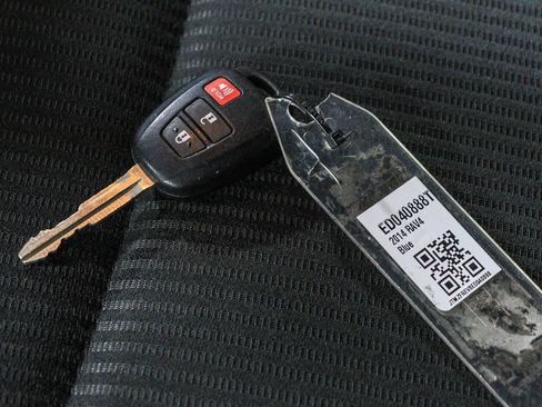 Used 2014 Toyota RAV4 LE FWD image 29