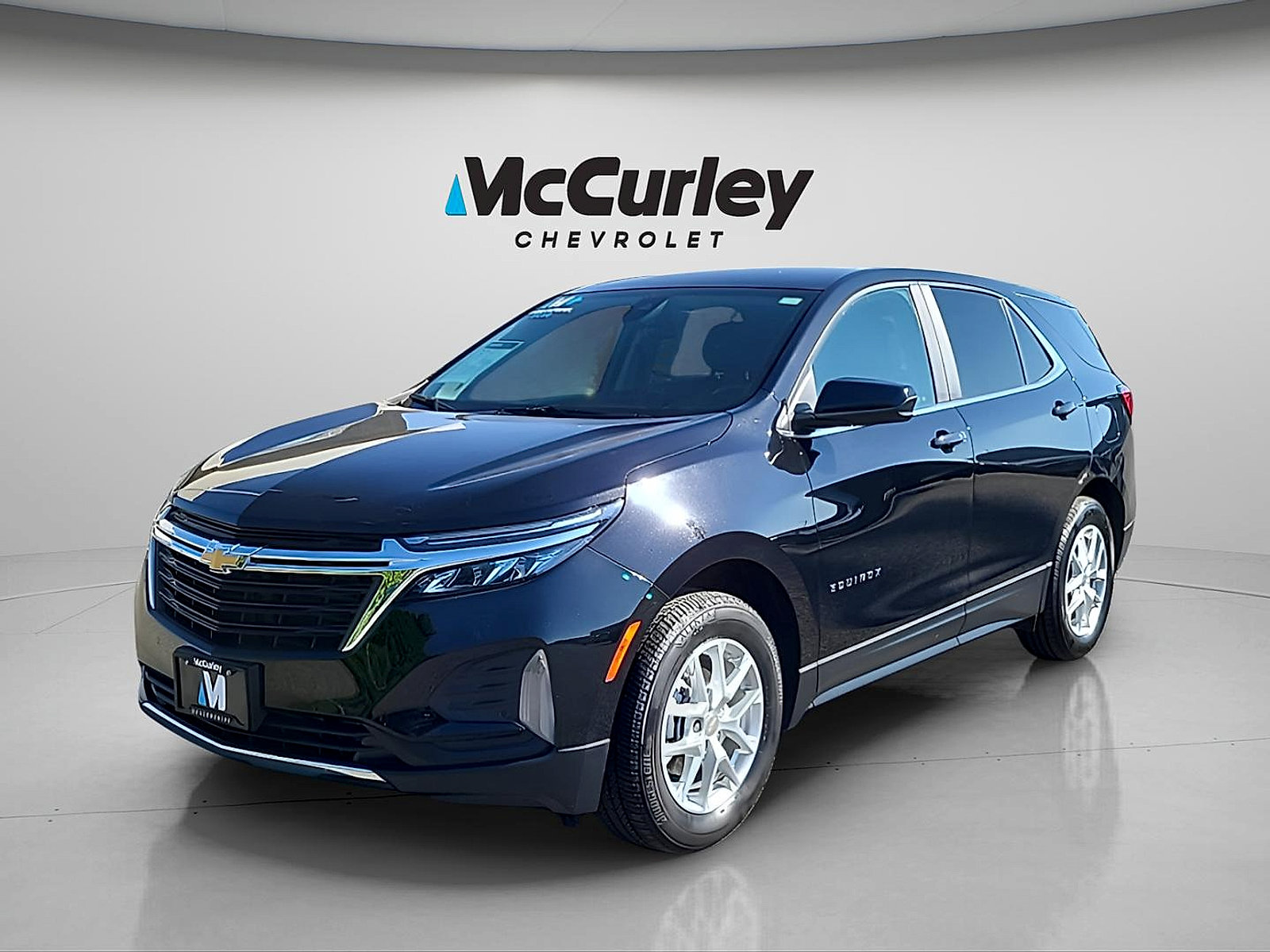 Used 2024 Chevrolet Equinox LT AWD/4WD image 3