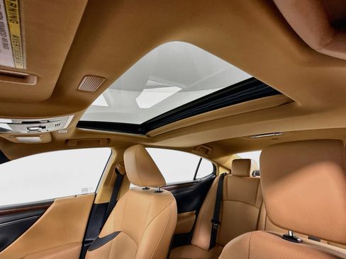 Certified 2024 Lexus ES 350 w/ Premium Package FWD image 14