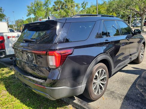 Used 2025 Ford Explorer ST-Line RWD image 3