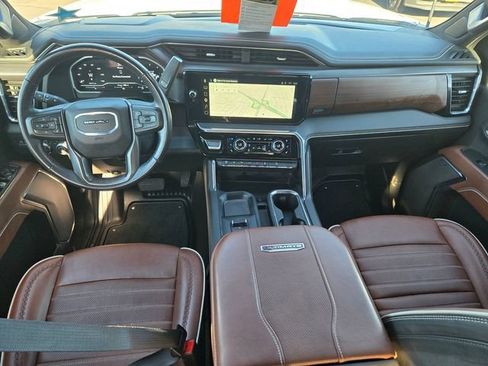 Used 2024 GMC Sierra 2500 Denali Ultimate AWD/4WD image 9