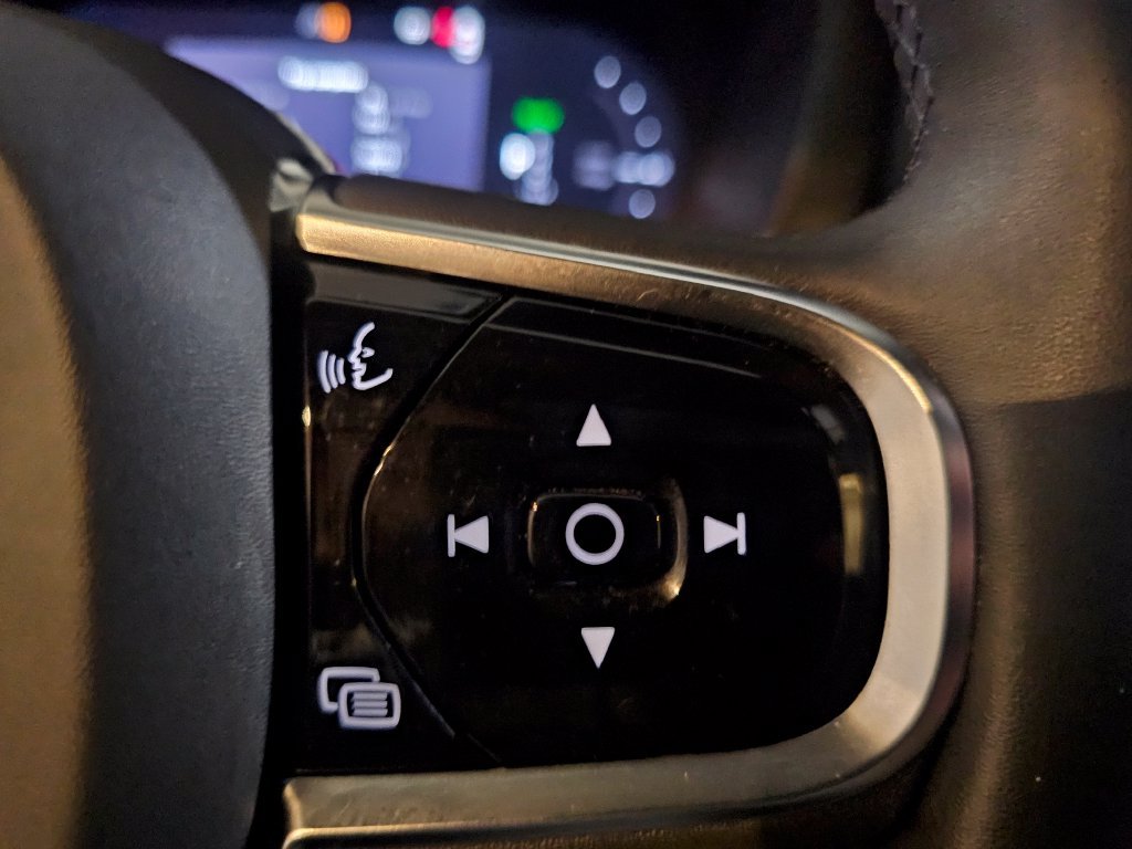 Certified 2024 Volvo XC60 T8 Ultimate w/ Protection Package Premier AWD/4WD image 22