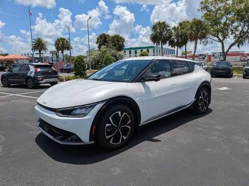 Certified 2022 Kia EV6 Wind w/ Wind Technology Package AWD/4WD image 4