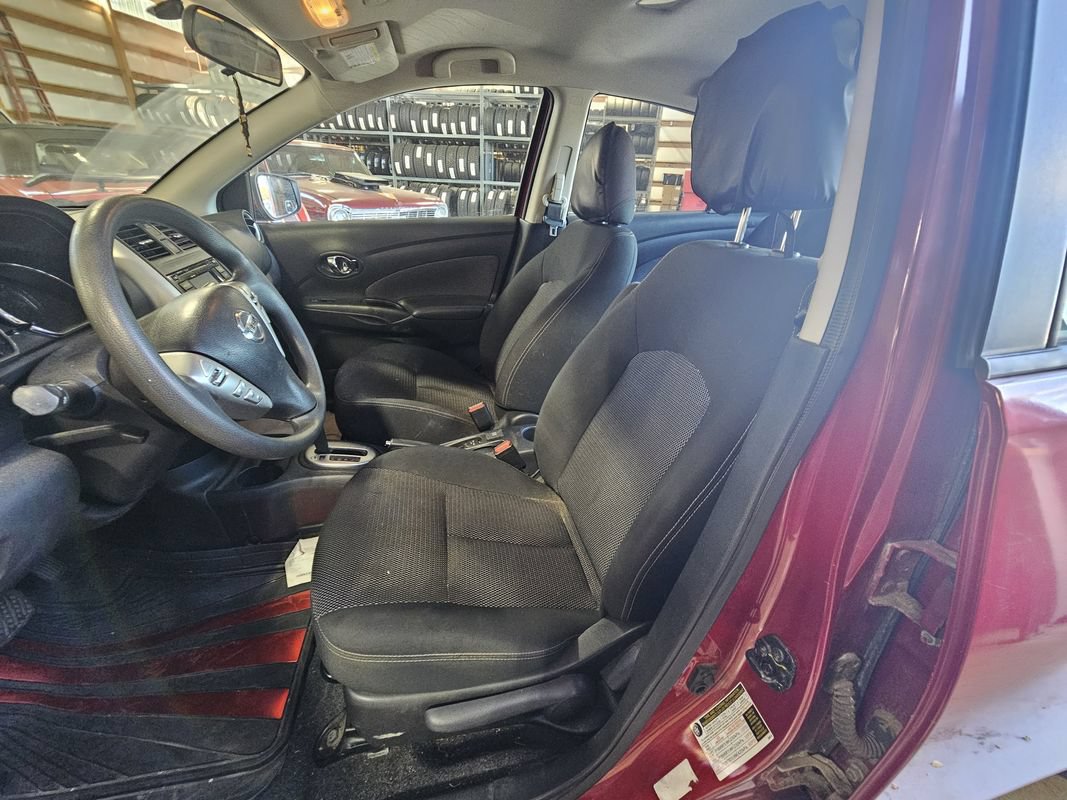 Used 2015 Nissan Versa SV w/ SV Appearance Package FWD image 11