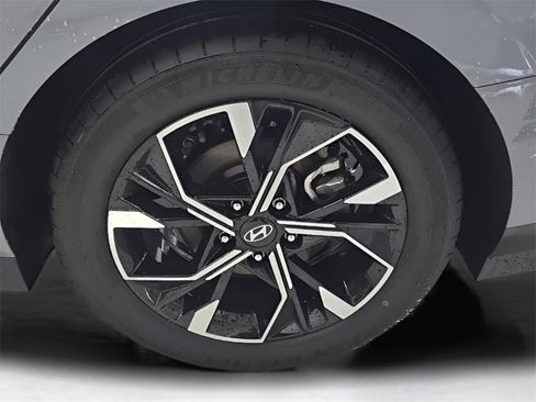 Certified 2025 Hyundai Sonata SEL image 30