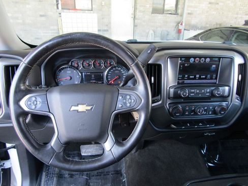 Used 2018 Chevrolet Silverado 1500 LT w/ Texas Edition RWD image 15