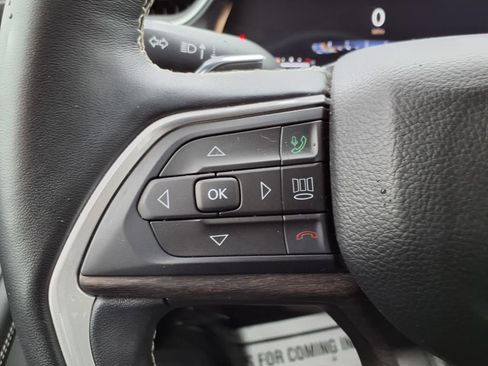 Used 2022 Jeep Grand Cherokee Limited image 16