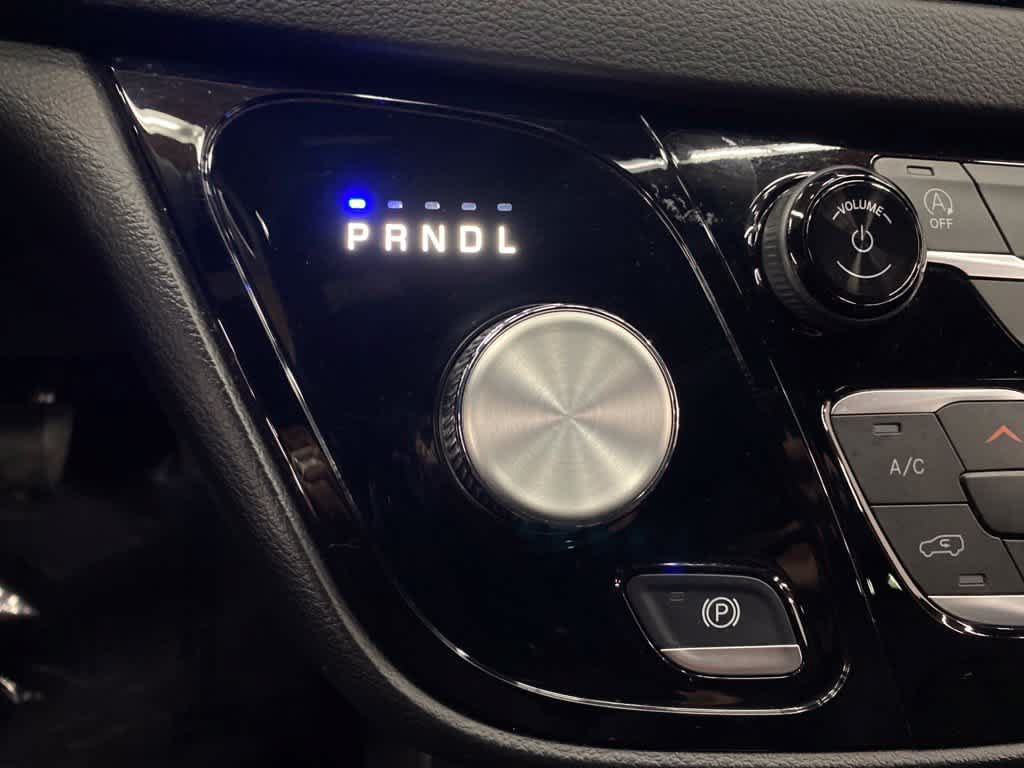 Used 2025 Chrysler Pacifica Select FWD image 24