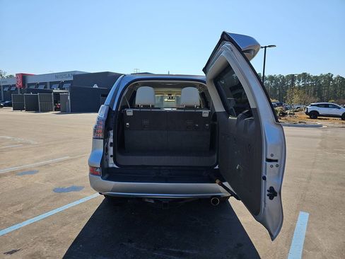 Used 2017 Lexus GX 460 AWD/4WD image 17