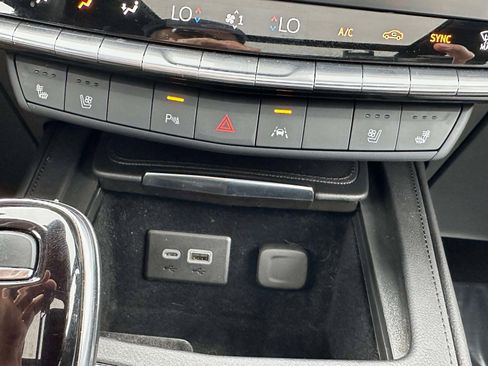 Used 2025 Cadillac XT4 Sport AWD/4WD image 14