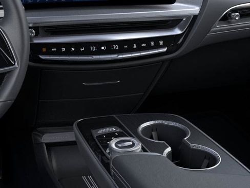 New 2026 Cadillac Lyriq Luxury AWD/4WD image 23