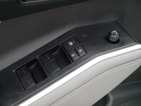 Certified 2025 Toyota Highlander XLE AWD/4WD image 19