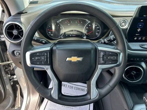 Used 2024 Chevrolet Blazer LT w/ Convenience Package FWD image 17