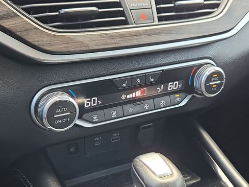 Used 2024 Nissan Altima 2.5 SL FWD image 26