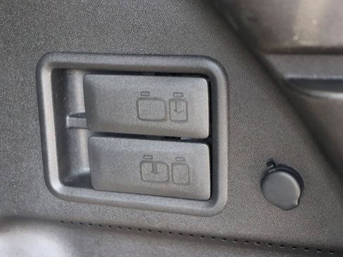 Used 2021 Chevrolet Equinox LT FWD image 50