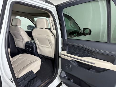 Certified 2024 Ford Expedition Max Platinum image 38