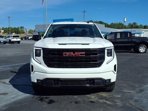 Used 2024 GMC Sierra 1500 Elevation AWD/4WD image 2