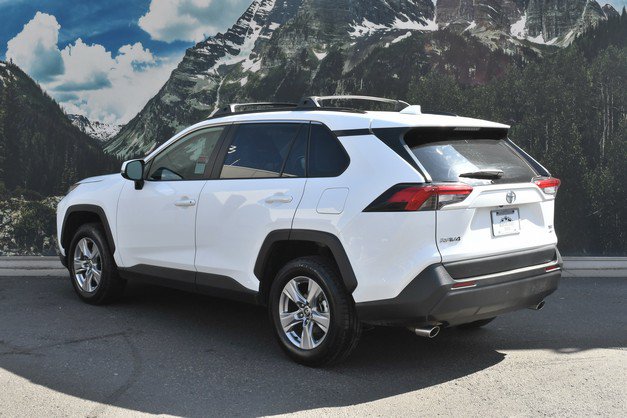 Certified 2025 Toyota RAV4 XLE w/ Convenience Package AWD/4WD image 9