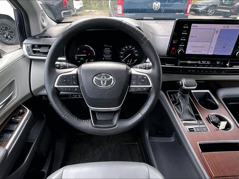 Certified 2024 Toyota Sienna XLE w/ XLE Plus Package AWD/4WD image 6