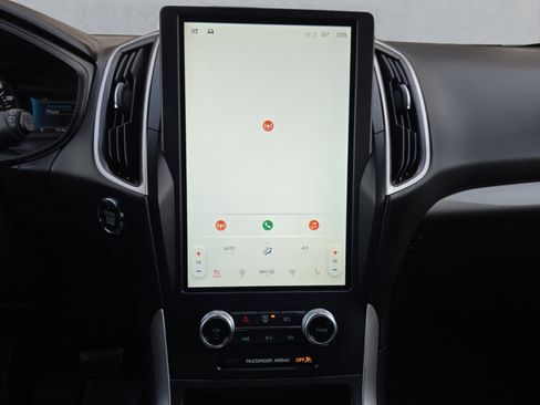 Certified 2024 Ford Edge SEL w/ Convenience Package image 17