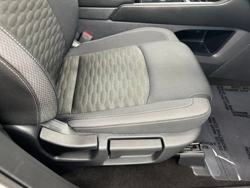 Used 2025 Nissan Pathfinder SV AWD/4WD image 25