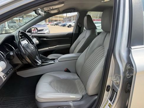 Used 2020 Toyota Camry SE w/ Cold Weather Package AWD/4WD image 25