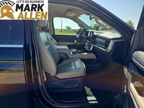 Used 2024 Ford Expedition Max XLT AWD/4WD image 27