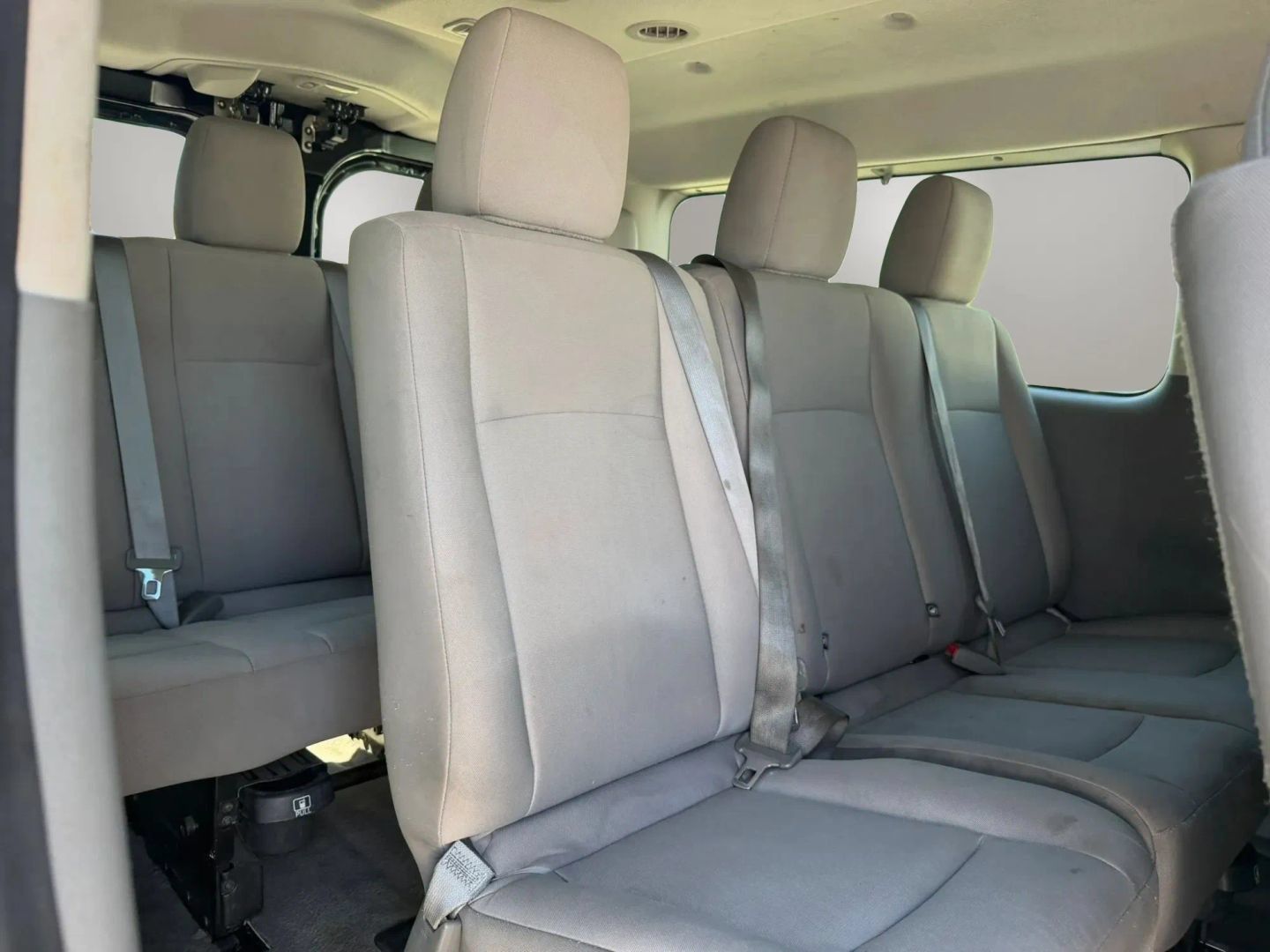 Used 2018 Nissan NV 3500 SV RWD image 15
