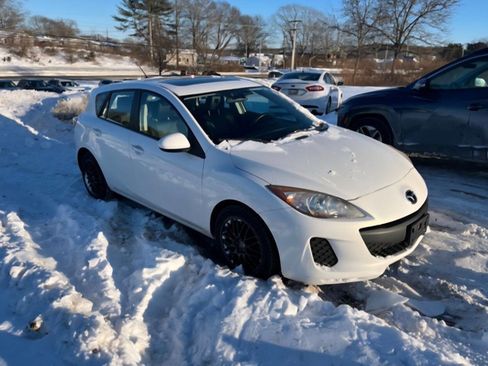 Used 2013 MAZDA MAZDA3 i Grand Touring image 4