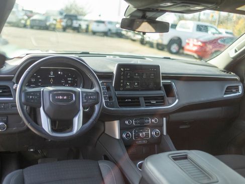 Used 2023 GMC Yukon XL SLE image 37