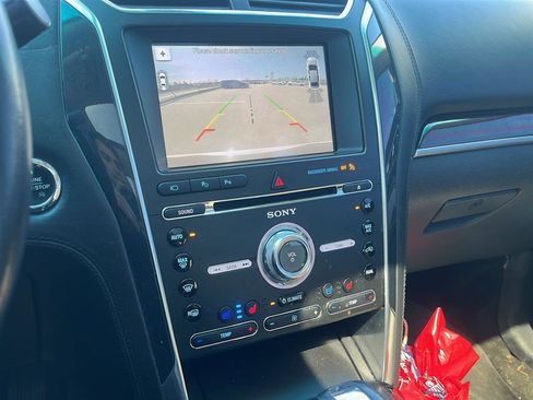 Used 2017 Ford Explorer Platinum image 8
