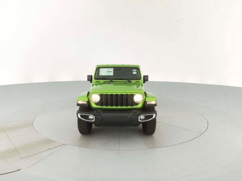 New 2025 Jeep Gladiator Sport image 2