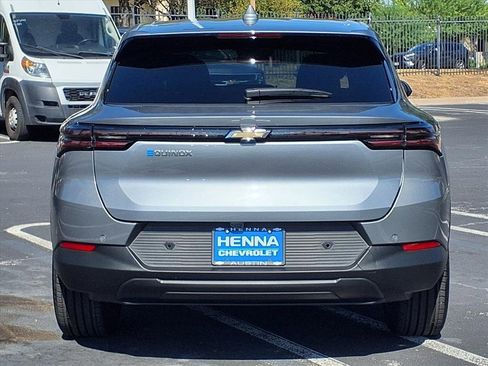 Used 2025 Chevrolet Equinox EV LT image 6