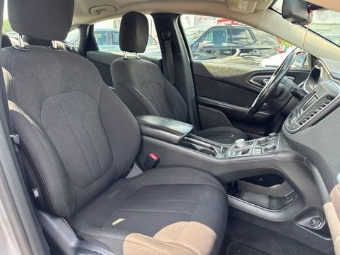 Used 2015 Chrysler 200 Limited w/ Convenience Group FWD image 28