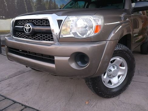 Used 2011 Toyota Tacoma PreRunner w/ SR5 Pkg #2 image 8