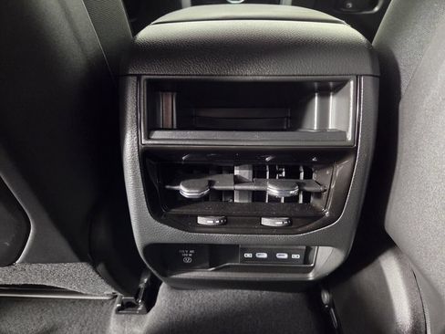Used 2026 Jeep Grand Cherokee Altitude RWD image 25