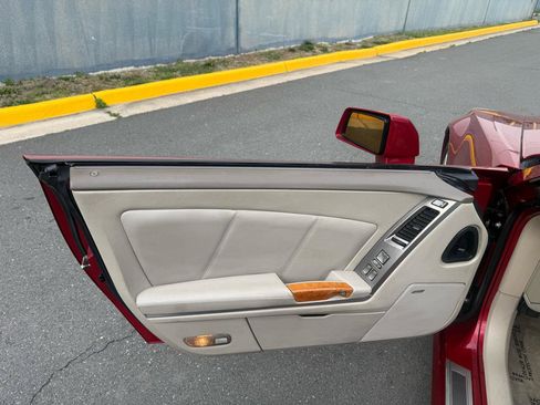 Used 2004 Cadillac XLR RWD image 27