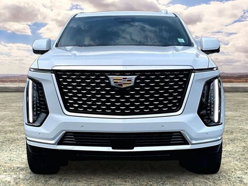 Used 2026 Cadillac Escalade ESV Luxury w/ Touring Package AWD/4WD image 2