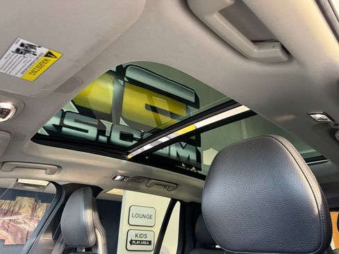 Used 2018 Volvo XC90 T5 Momentum w/ Convenience Package image 39